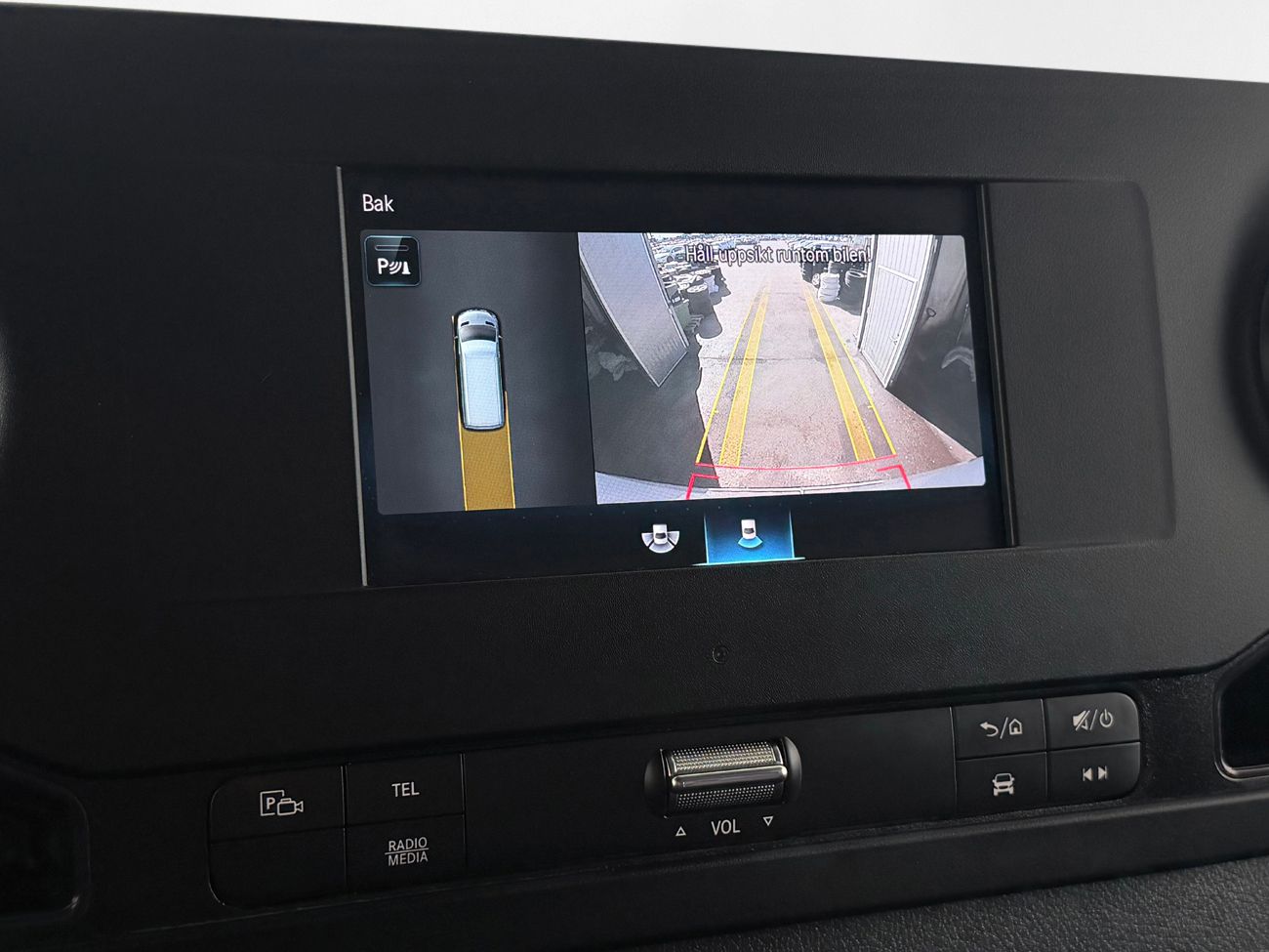 Mercedes-Benz Sprinter 317 CDI Skåp Automat 3-sits Backkamera CarPlay Fullservad hos MB 170hk – bild 16 av 23