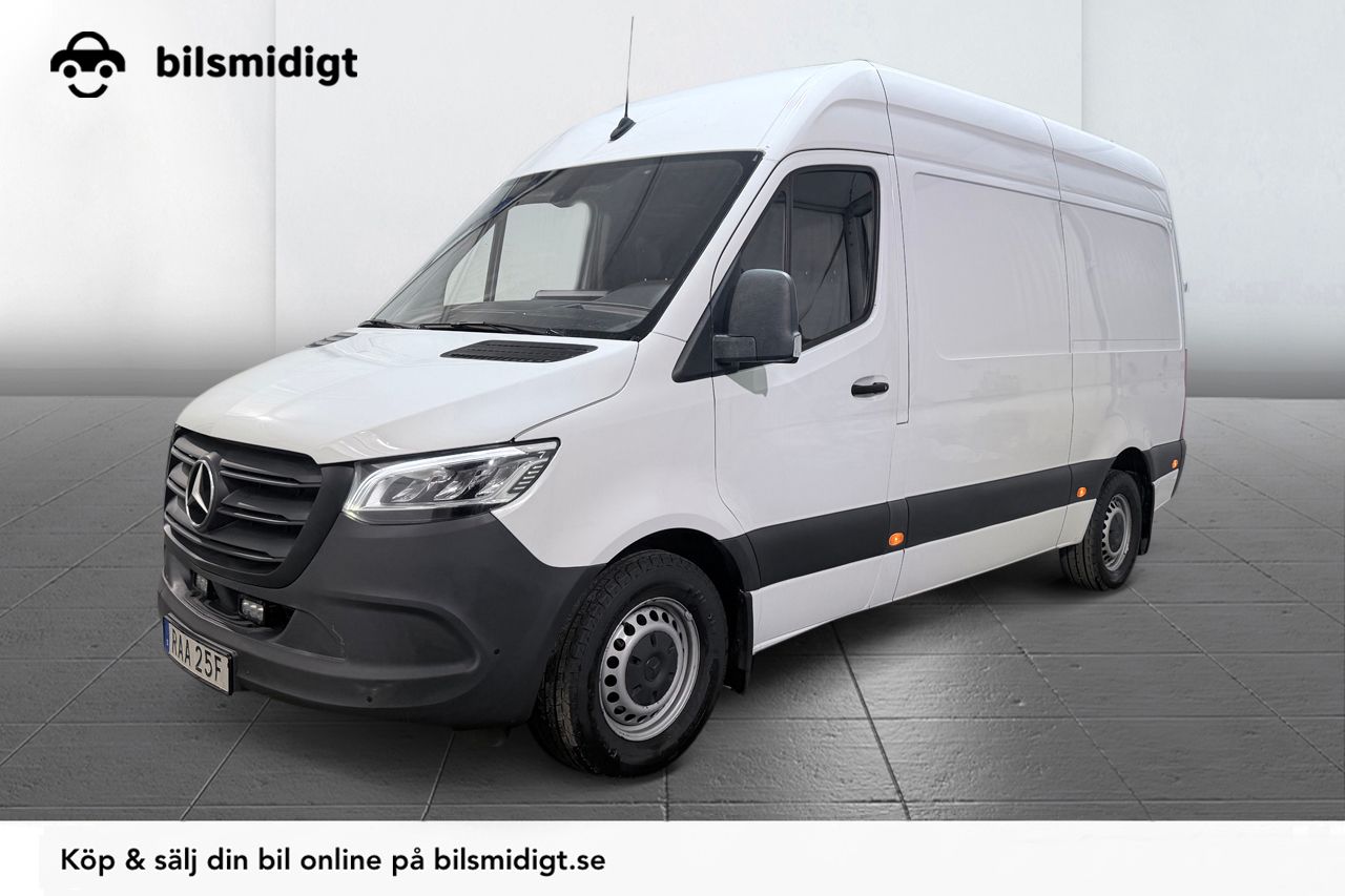 Mercedes-Benz Sprinter 317 CDI Skåp Automat 3-sits Backkamera CarPlay Fullservad hos MB 170hk – bild 1 av 23