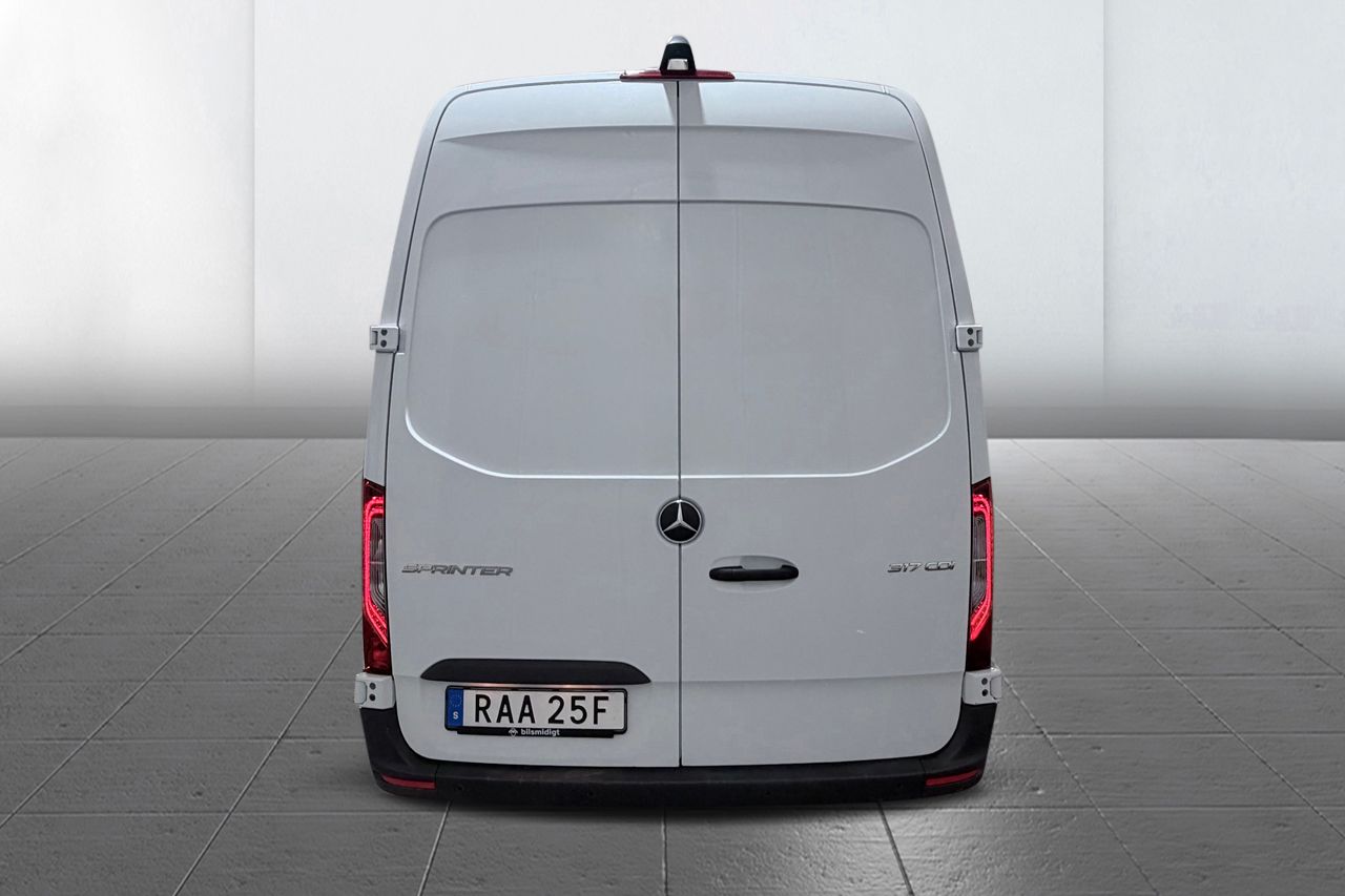 Mercedes-Benz Sprinter 317 CDI Skåp Automat 3-sits Backkamera CarPlay Fullservad hos MB 170hk – bild 6 av 23