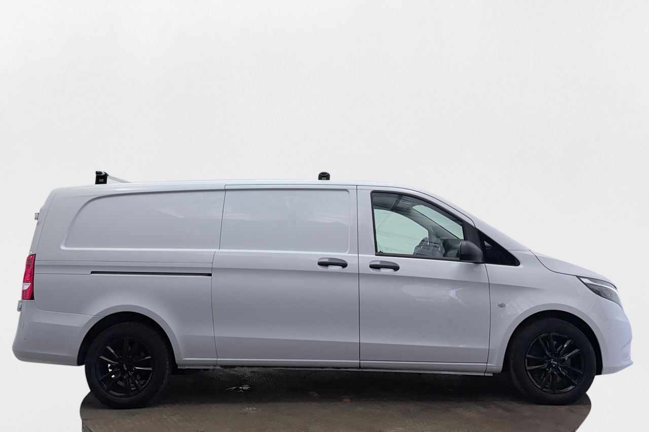 Mercedes-Benz Vito 119 CDI 2.8t L3 Extra Lång Dragkrok Läder Serviceinredd Navigation Backkamera 3-sits Moms/Leasing 190hk – bild 4 av 28