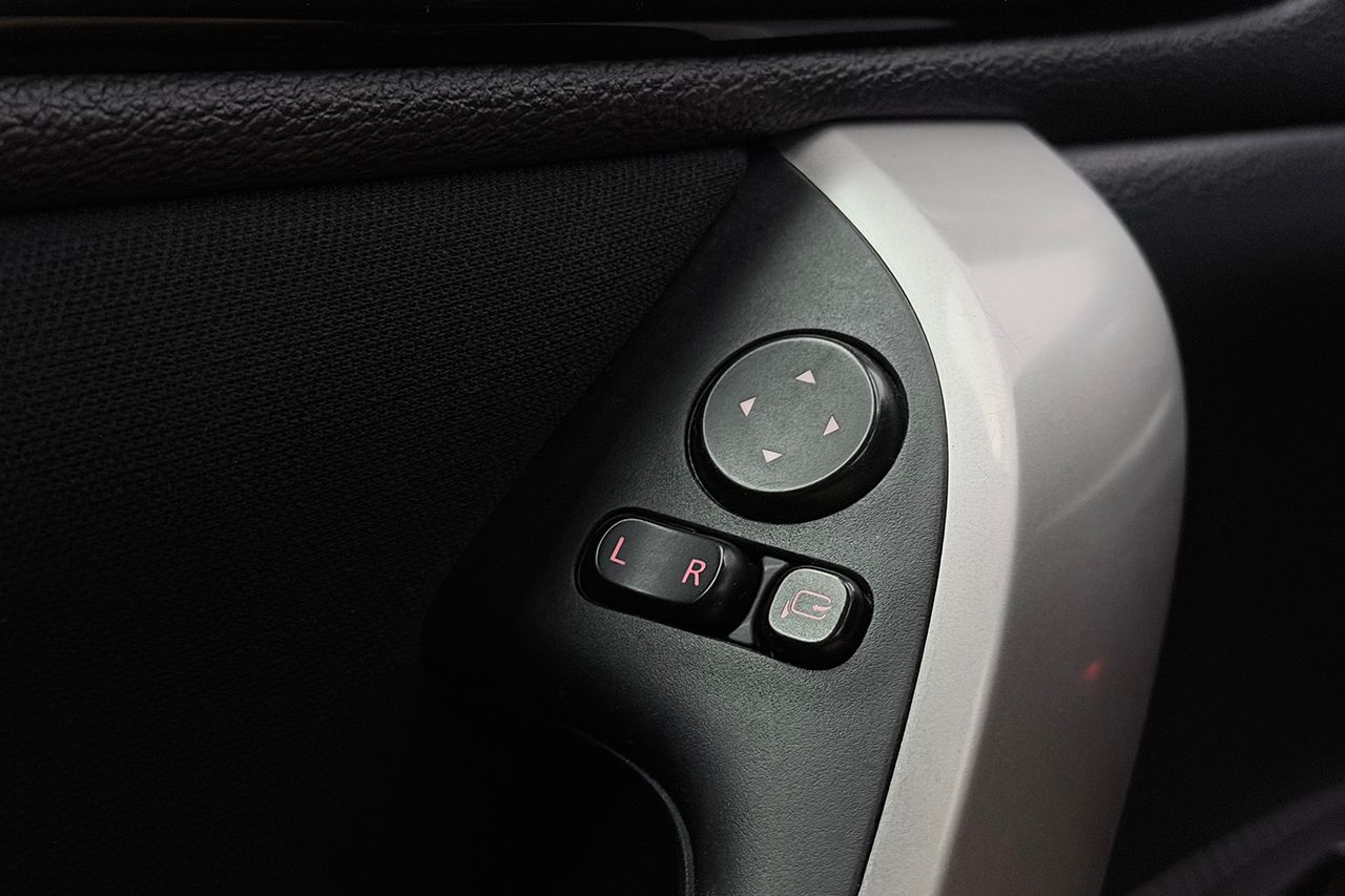 Mitsubishi Eclipse Cross Plug-In Hybrid 2.4 AWD Backkamera Körfilsassistans Keyless Moms/Leasing 188hk – bild 24 av 27