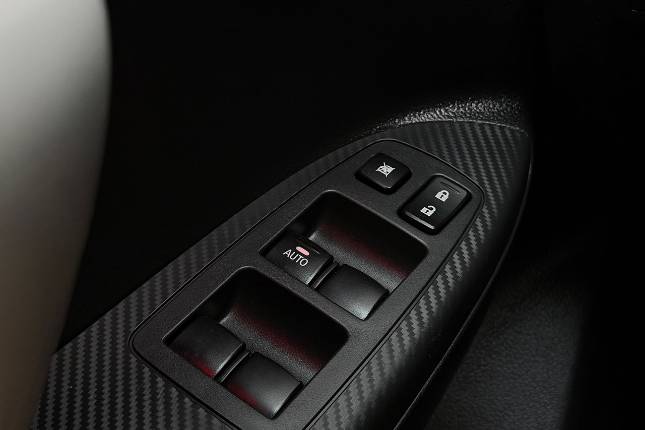 Mitsubishi Eclipse Cross Plug-In Hybrid 2.4 AWD Backkamera Körfilsassistans Keyless Moms/Leasing 188hk – bild 25 av 27