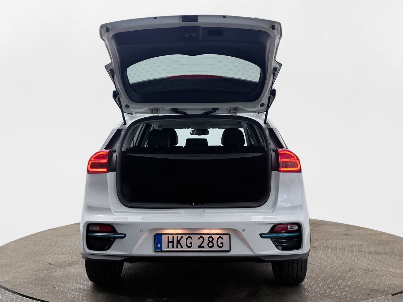 Kia e-Niro 64 kWh Advance Plus Läder Backkamera P-Sensorer App-Connect Moms/Leasing 204hk – bild 8 av 33