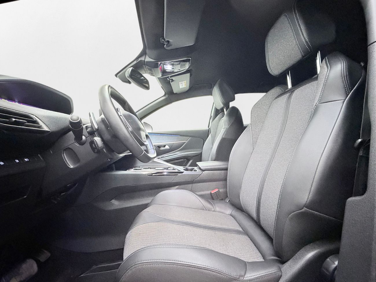 Peugeot 3008 HYBRID4 Allure Dragkrok Cockpit Delläder App-Connect Värmare Moms/Leasing 300hk – bild 10 av 27