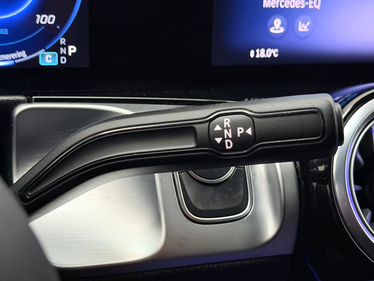 Mercedes-Benz EQB 250+ Progressive Line Advance Plus 7-sits Läder Navigation Backkamera Burmester 190hk – bild 18 av 36