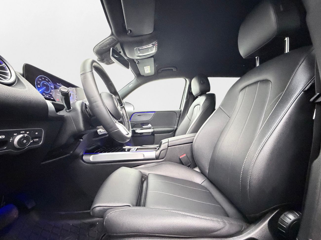 Mercedes-Benz EQB 250+ Progressive Line Advance Plus 7-sits Läder Navigation Backkamera Burmester 190hk – bild 10 av 36