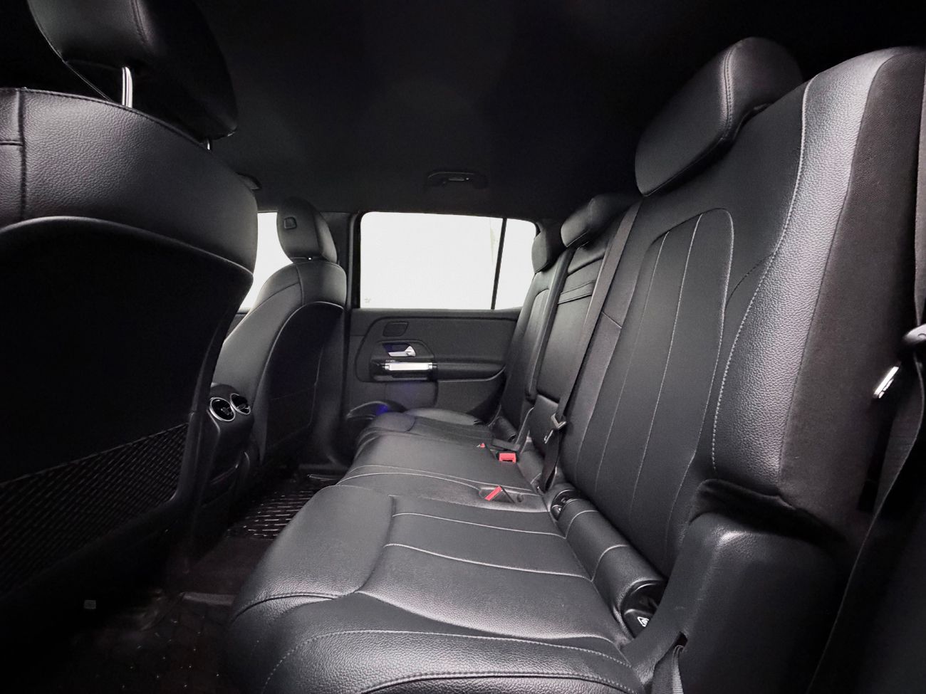 Mercedes-Benz EQB 250+ Progressive Line Advance Plus 7-sits Läder Navigation Backkamera Burmester 190hk – bild 11 av 36