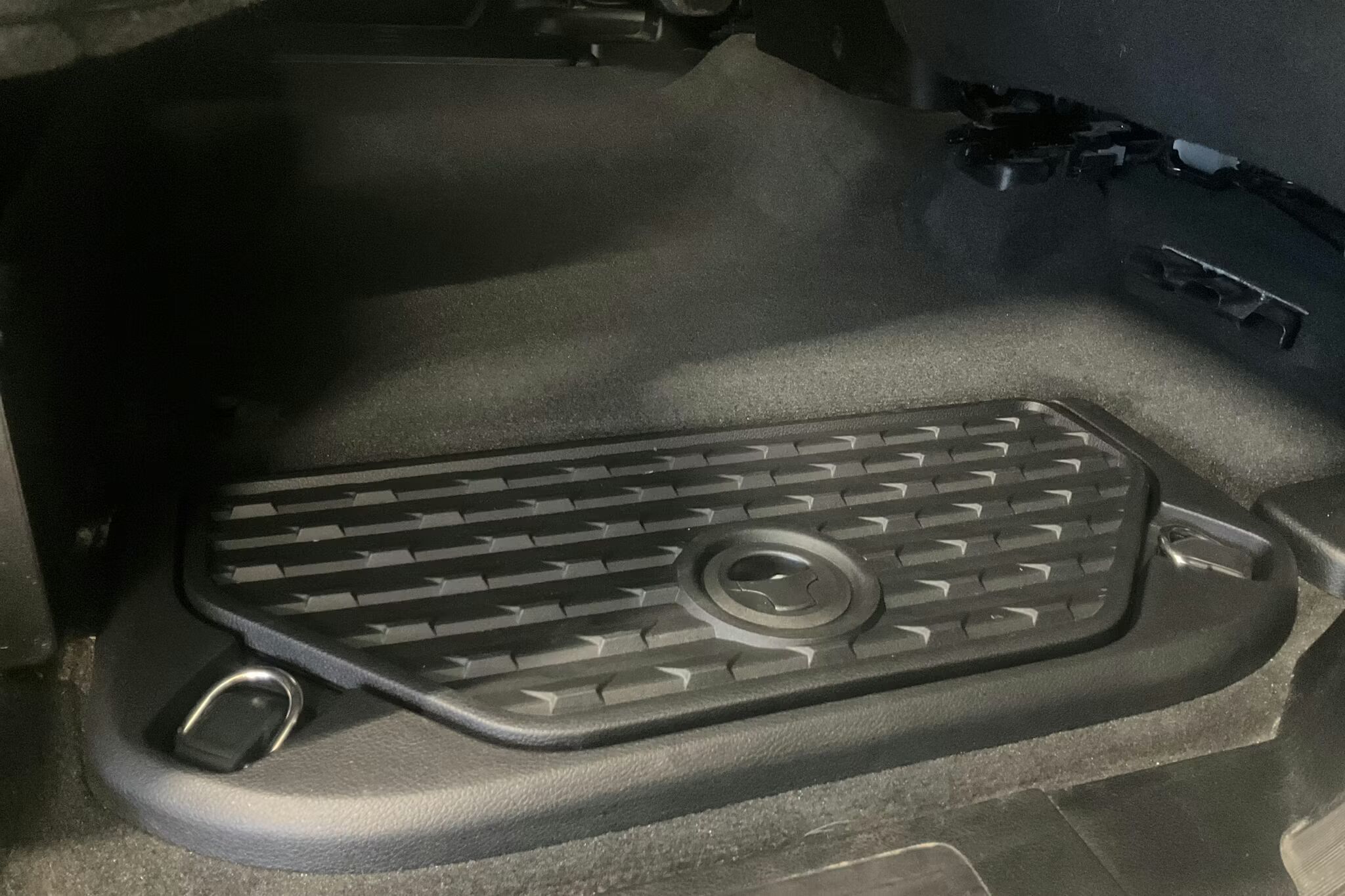 Dodge RAM 1500 Crew Cab 5.7 V8 HEMI Flex Fuel Rebel NIGHT Leer Dragkrok Panorama LED-ramp H/K Moms/Leasing 395hk – bild 33 av 35