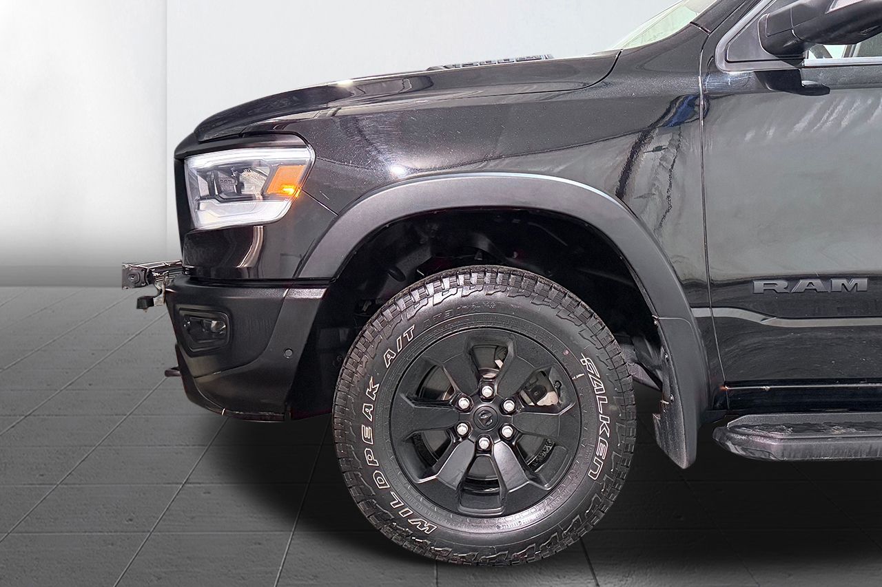 Dodge RAM 1500 Crew Cab 5.7 V8 HEMI Flex Fuel Rebel NIGHT Leer Dragkrok Panorama LED-ramp H/K Moms/Leasing 395hk – bild 12 av 35