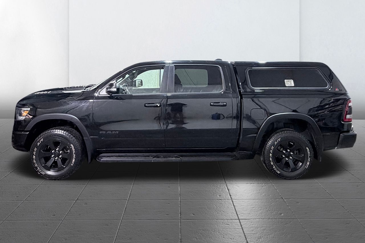 Dodge RAM 1500 Crew Cab 5.7 V8 HEMI Flex Fuel Rebel NIGHT Leer Dragkrok Panorama LED-ramp H/K Moms/Leasing 395hk – bild 11 av 35