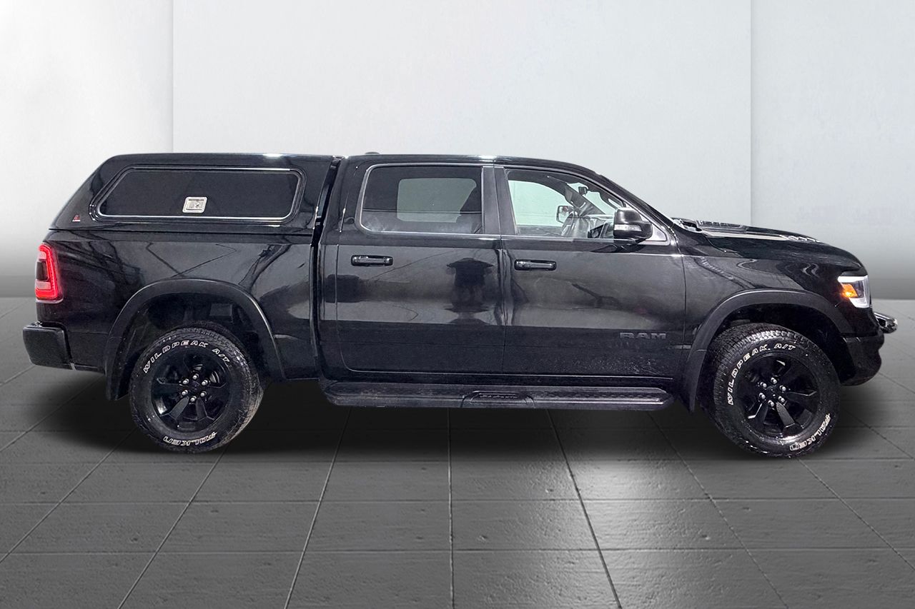 Dodge RAM 1500 Crew Cab 5.7 V8 HEMI Flex Fuel Rebel NIGHT Leer Dragkrok Panorama LED-ramp H/K Moms/Leasing 395hk – bild 4 av 35