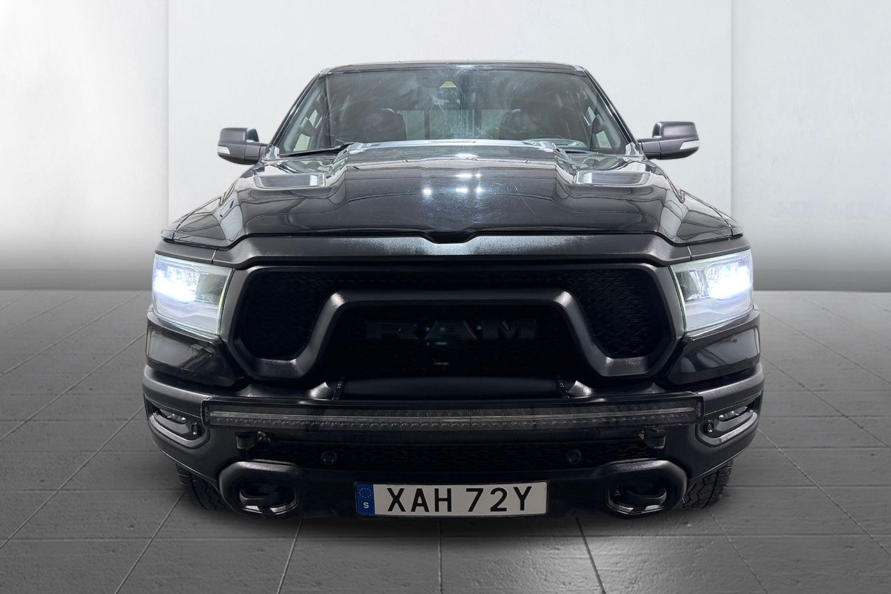 Dodge RAM 1500 Crew Cab 5.7 V8 HEMI Flex Fuel Rebel NIGHT Leer Dragkrok Panorama LED-ramp H/K Moms/Leasing 395hk – bild 2 av 35
