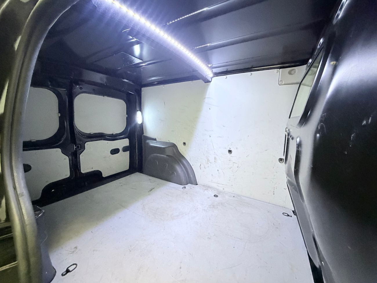 Renault Kangoo Express Maxi 1.5 dCi Dragkrok Värmare Backkamera P-Sensorer Moms/Leasing 115hk – bild 10 av 25