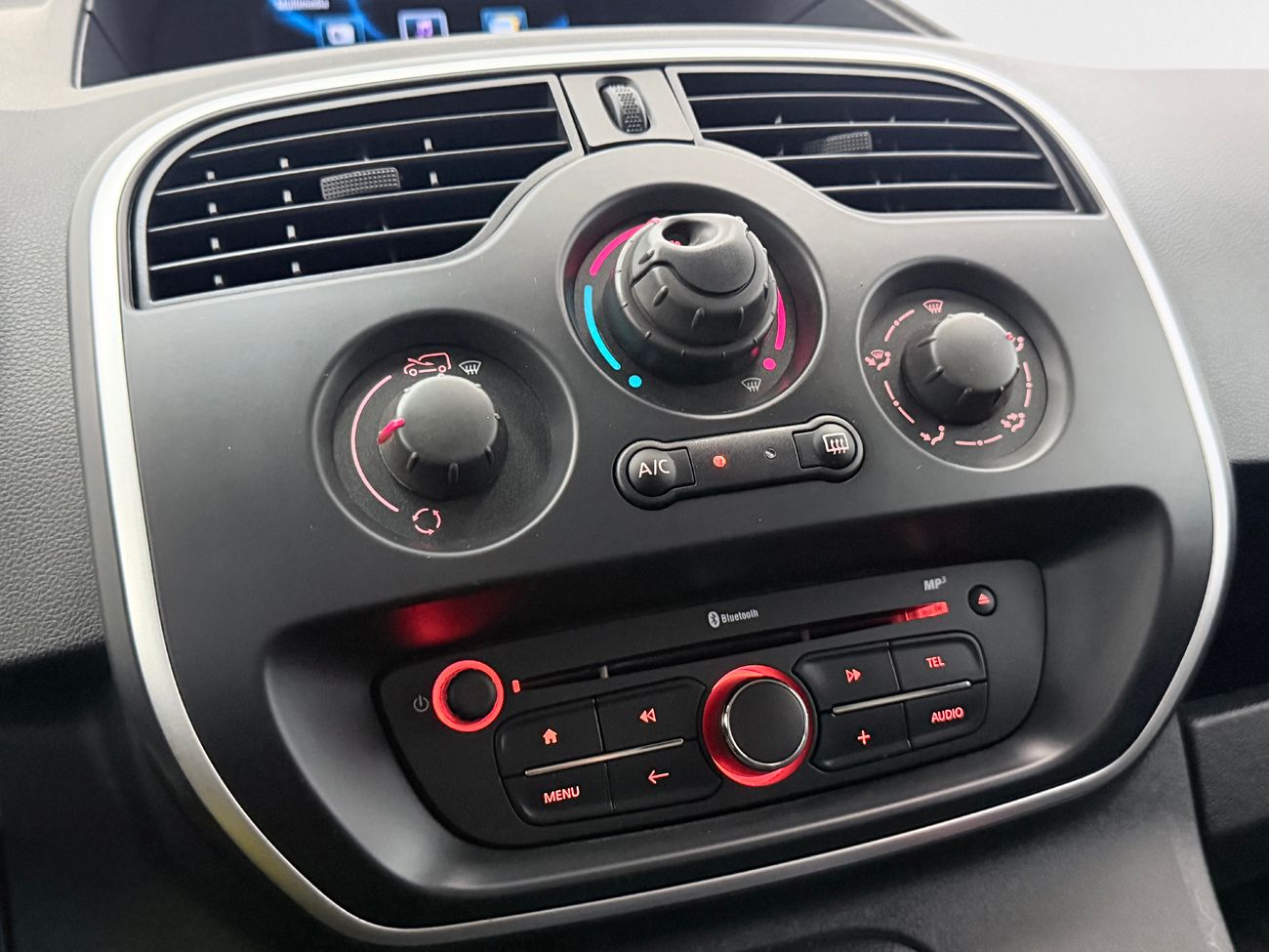 Renault Kangoo Express Maxi 1.5 dCi Dragkrok Värmare Backkamera P-Sensorer Moms/Leasing 115hk – bild 21 av 25