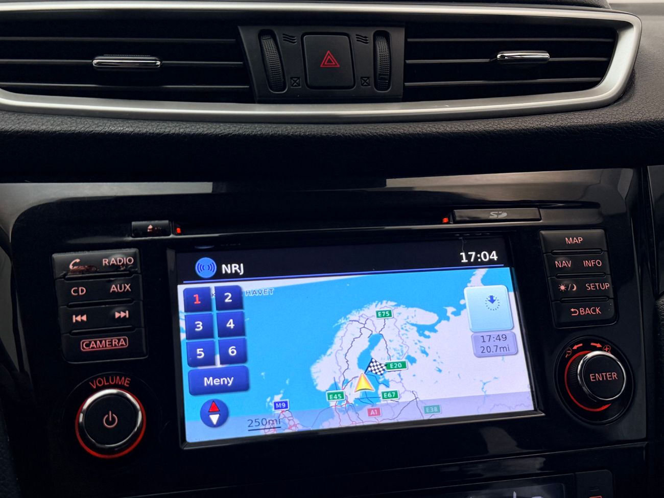 Nissan Qashqai 1.6 dCi Automat Acenta Dragkrok Navigation Backkamera P-Sensorer Kamkedja 130hk – bild 20 av 27