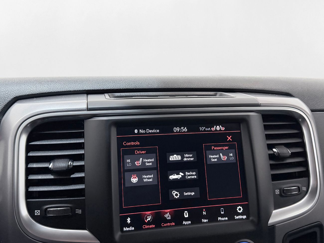 Dodge RAM 1500 Classic Crew Cab 5.7 V8 HEMI 4x4 Dragkrok Navigation Backkamera ALPINE Moms/Leasing 395hk – bild 24 av 30