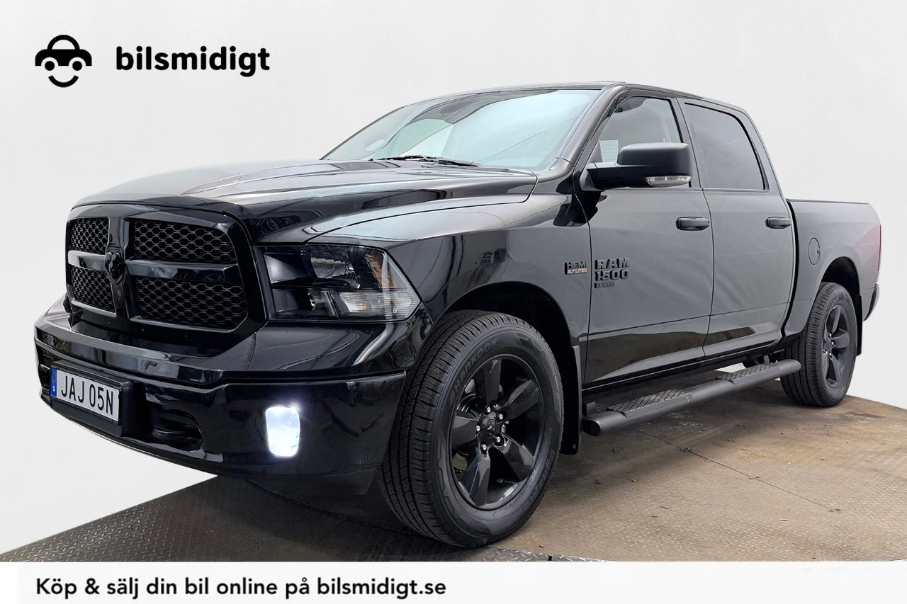 Dodge RAM 1500 Classic Crew Cab 5.7 V8 HEMI 4x4 Dragkrok Navigation Backkamera ALPINE Moms/Leasing 395hk – bild 1 av 30