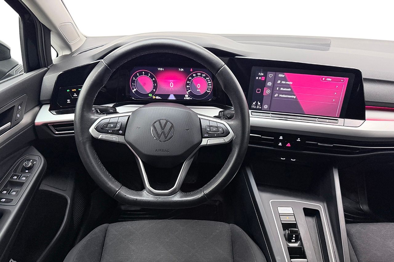Volkswagen Golf Sportscombi 1.5 eTSI Automat Dragkrok Värmare Backkamera P-Sensorer Moms/Leasing 150hk – bild 16 av 35