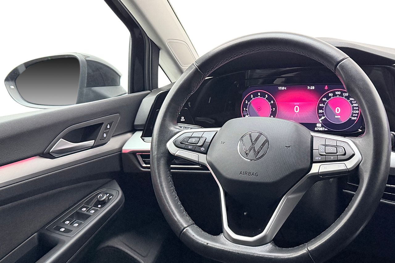 Volkswagen Golf Sportscombi 1.5 eTSI Automat Dragkrok Värmare Backkamera P-Sensorer Moms/Leasing 150hk – bild 15 av 35