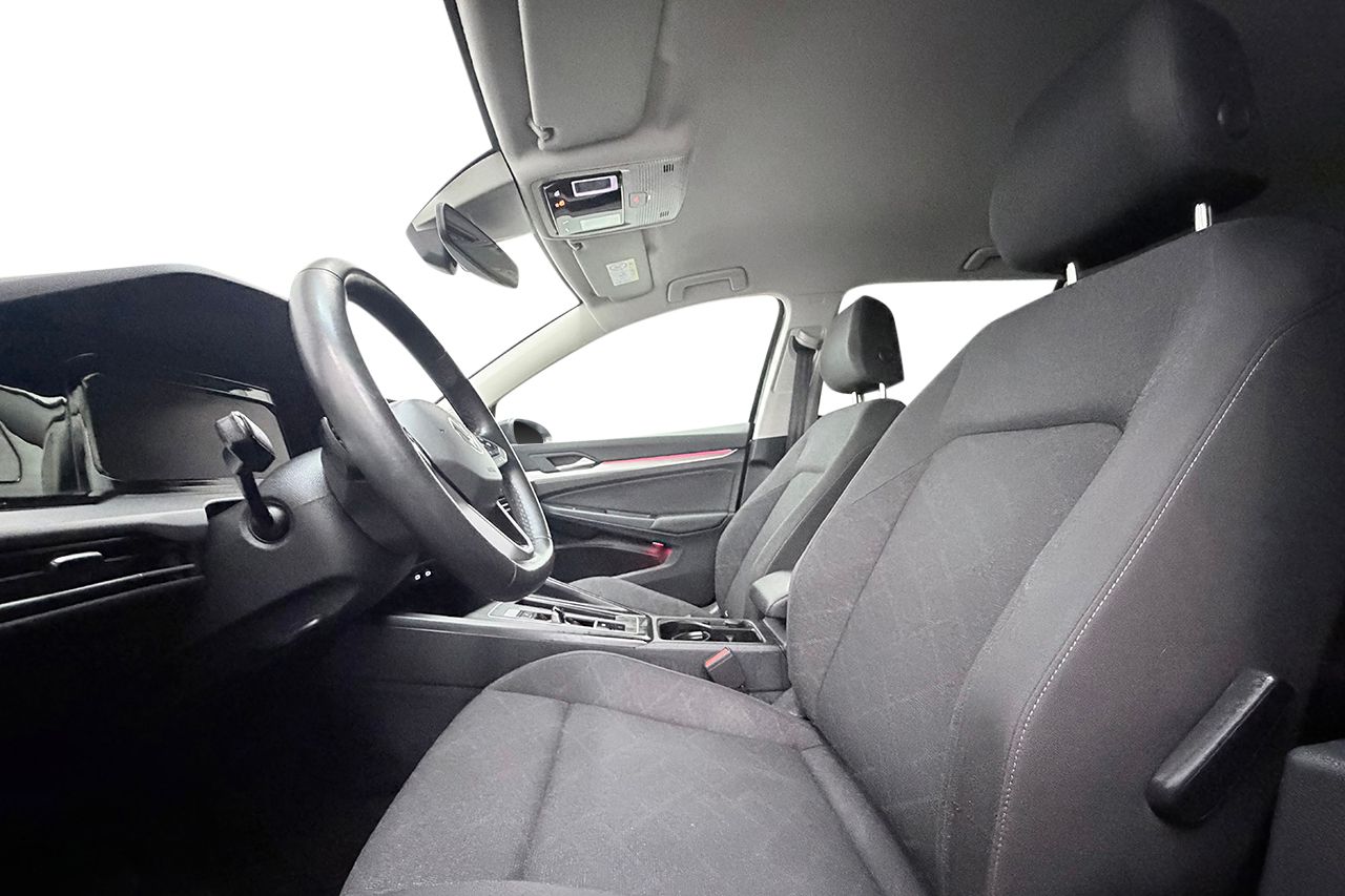 Volkswagen Golf Sportscombi 1.5 eTSI Automat Dragkrok Värmare Backkamera P-Sensorer Moms/Leasing 150hk – bild 10 av 35