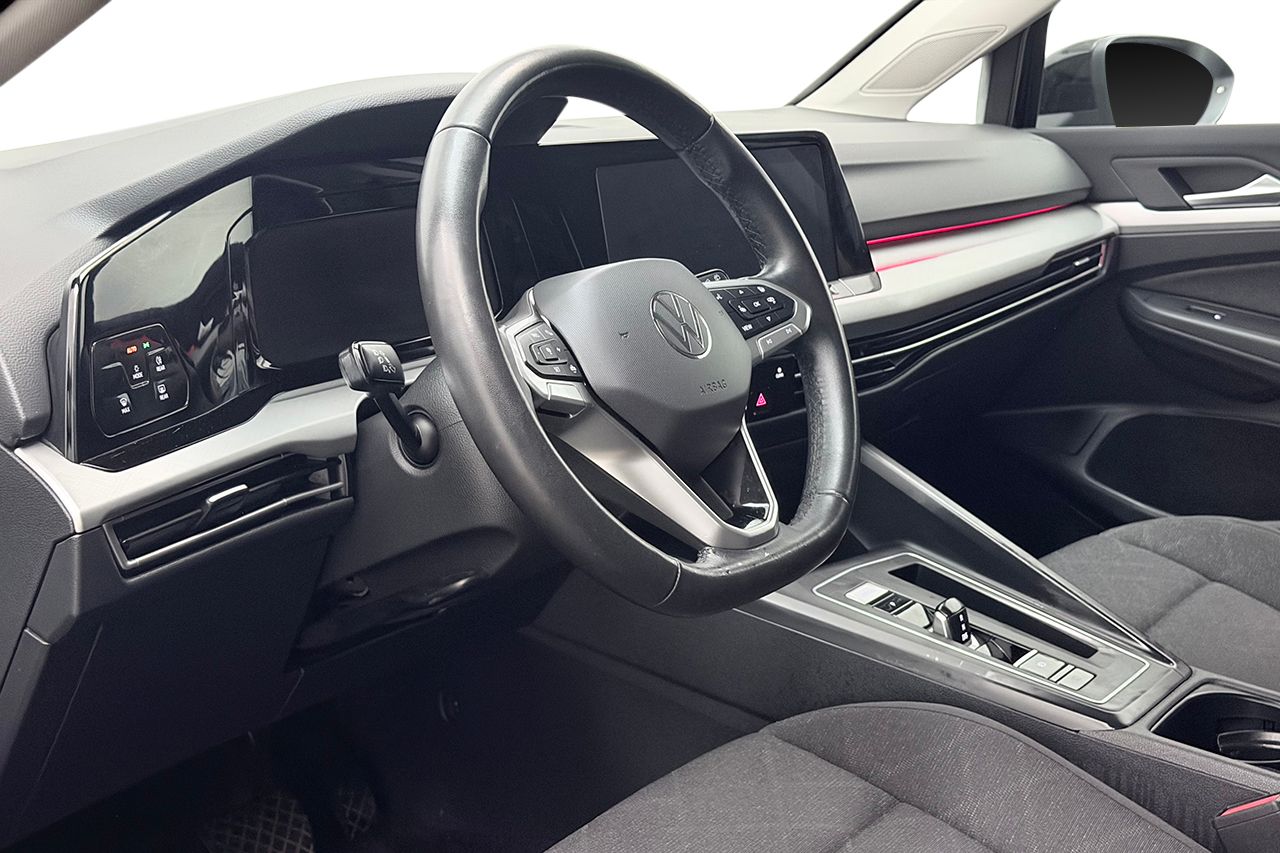 Volkswagen Golf Sportscombi 1.5 eTSI Automat Dragkrok Värmare Backkamera P-Sensorer Moms/Leasing 150hk – bild 11 av 35
