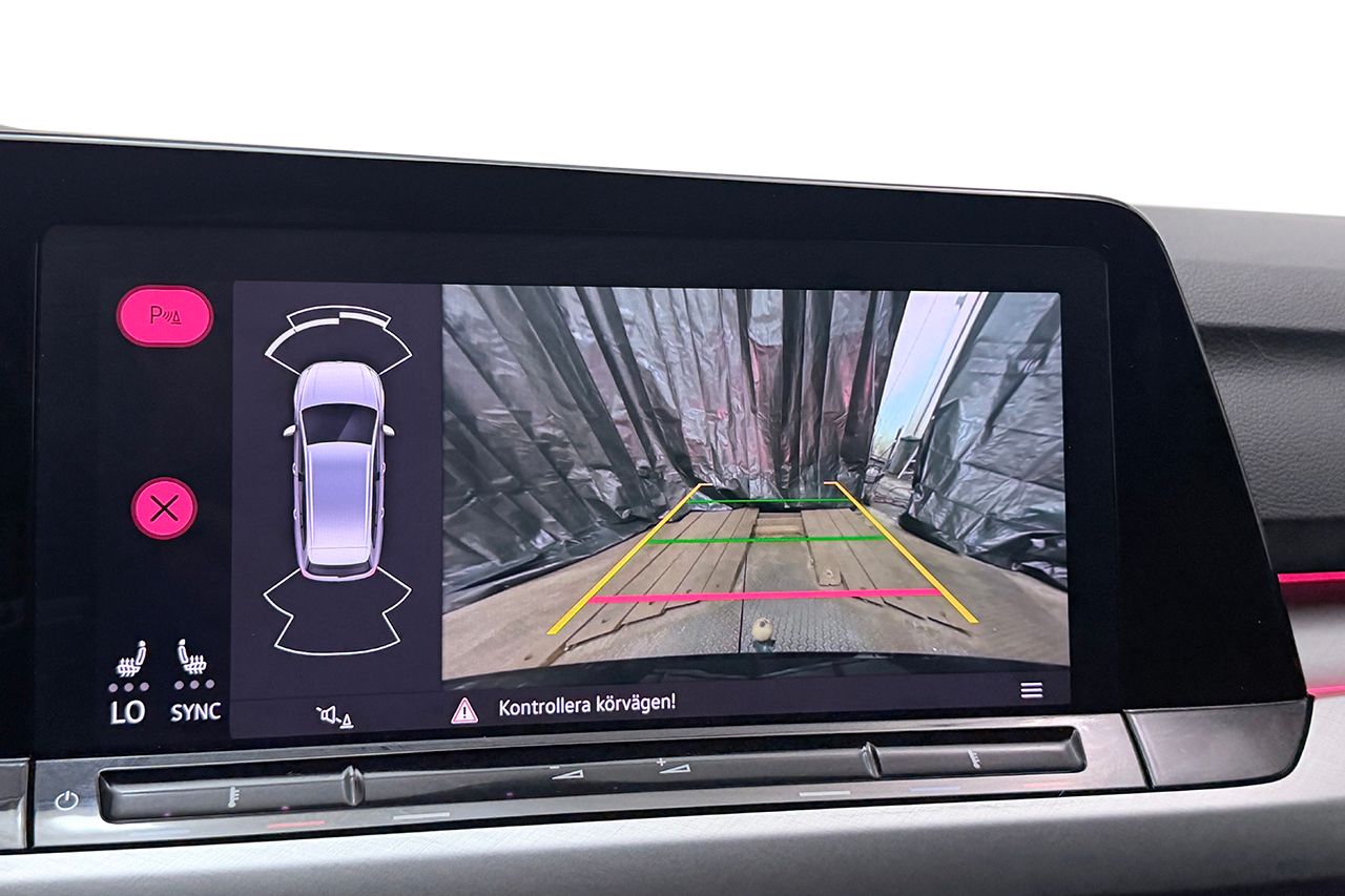 Volkswagen Golf Sportscombi 1.5 eTSI Automat Dragkrok Värmare Backkamera P-Sensorer Moms/Leasing 150hk – bild 19 av 35