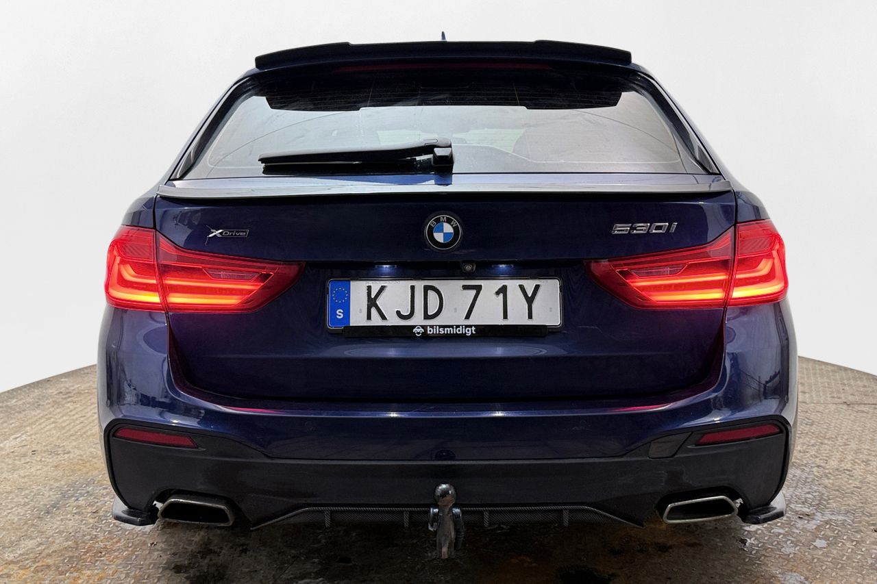 BMW 530i xDrive Touring M Sport Dragkrok Dakota Läder Navigation Backkamera Värmare 252hk – bild 6 av 32