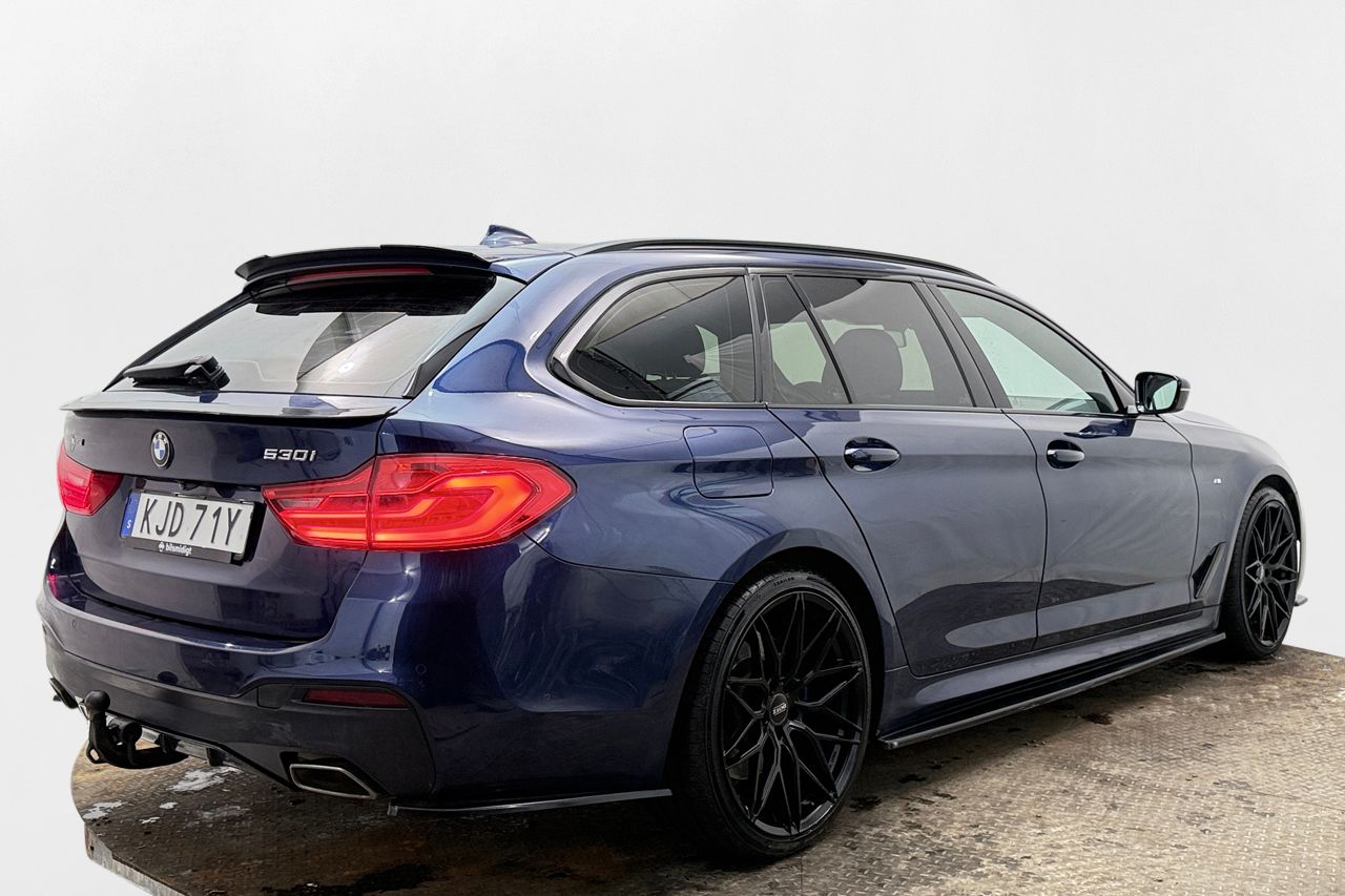 BMW 530i xDrive Touring M Sport Dragkrok Dakota Läder Navigation Backkamera Värmare 252hk – bild 5 av 32