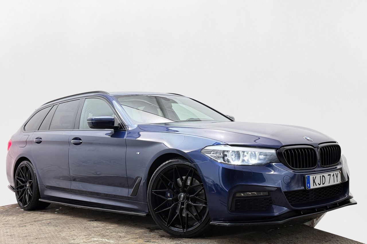 BMW 530i xDrive Touring M Sport Dragkrok Dakota Läder Navigation Backkamera Värmare 252hk – bild 3 av 32