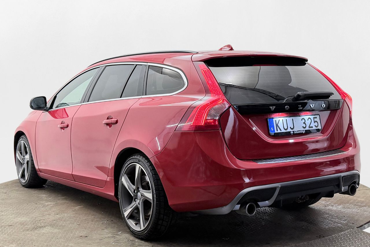 Volvo V60 D4 AWD Automat R-Design Dragkrok Läder Taklucka Keyless Värmare 163hk – bild 7 av 27