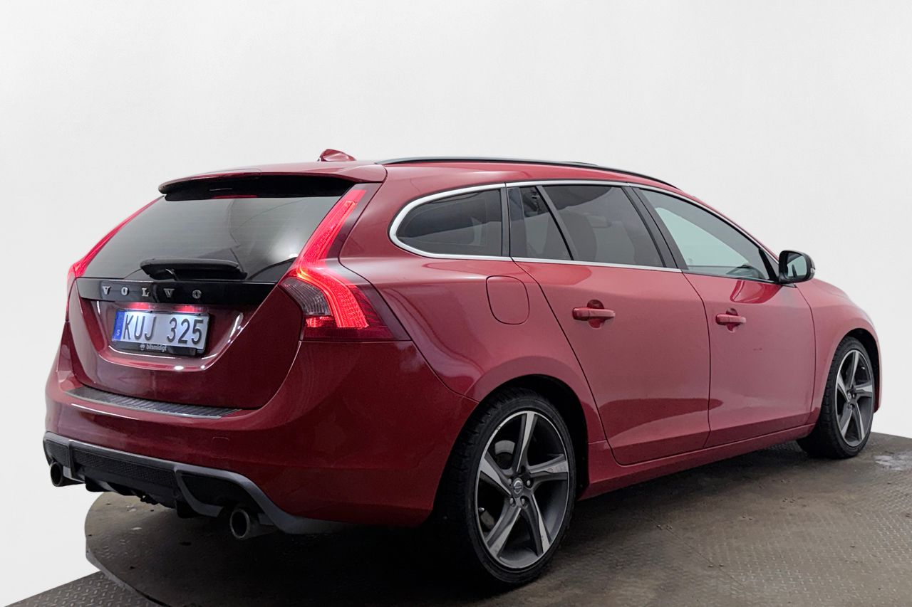Volvo V60 D4 AWD Automat R-Design Dragkrok Läder Taklucka Keyless Värmare 163hk – bild 4 av 27