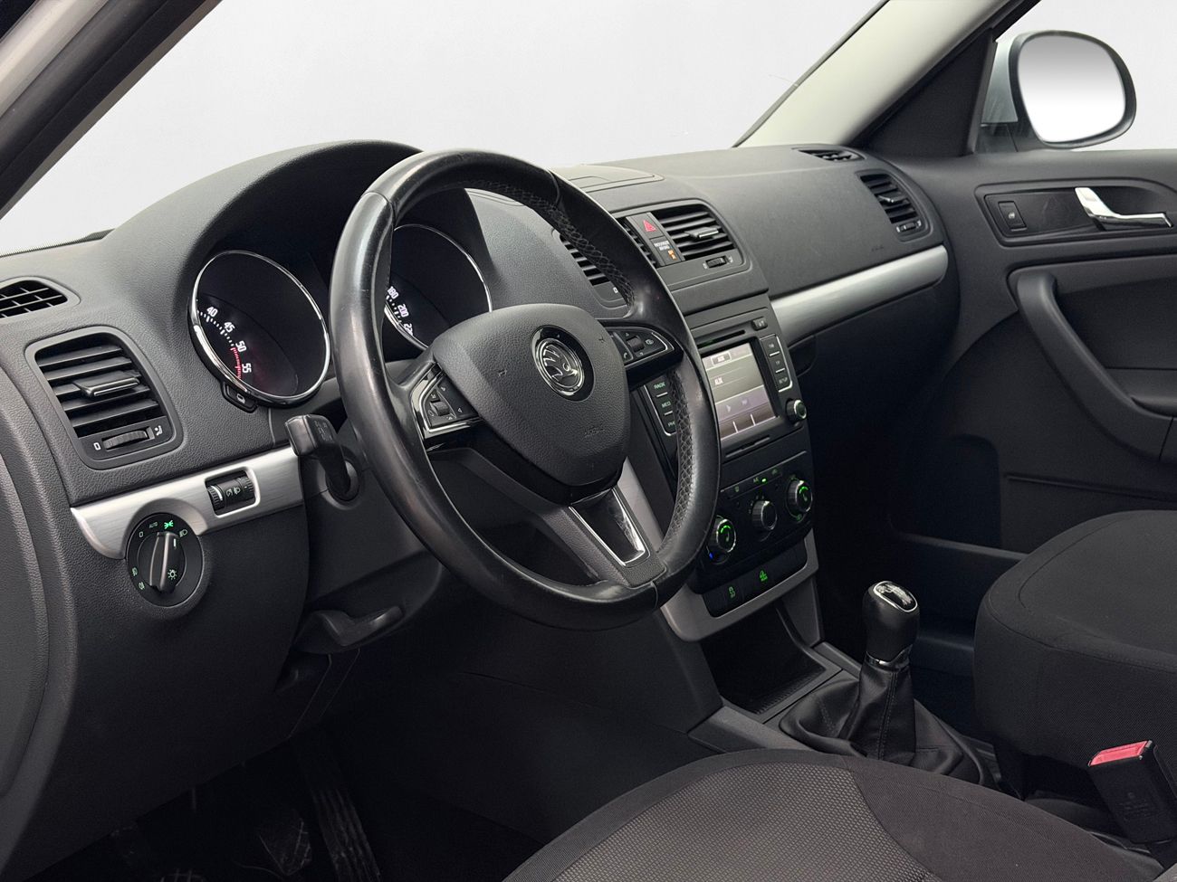 Škoda Yeti Outdoor 2.0 TDI 4x4 Dragkrok P-Sensorer Motor- och Kupévärmaruttag 110hk – bild 12 av 26