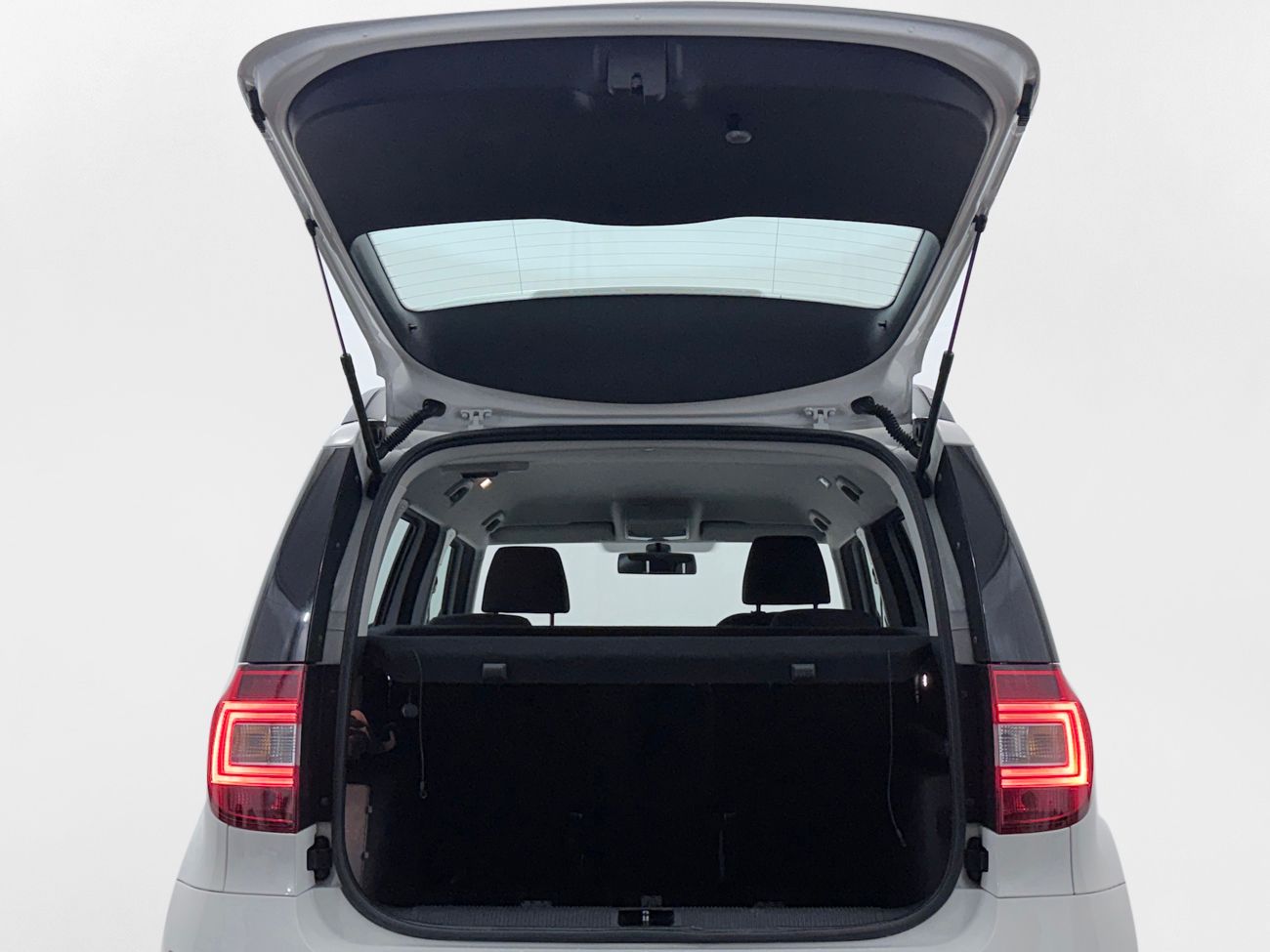 Škoda Yeti Outdoor 2.0 TDI 4x4 Dragkrok P-Sensorer Motor- och Kupévärmaruttag 110hk – bild 26 av 26