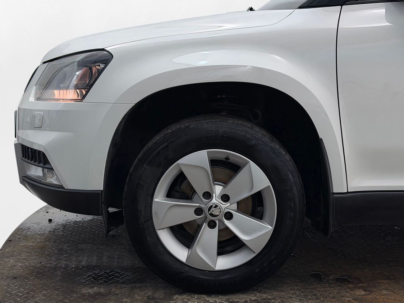 Škoda Yeti Outdoor 2.0 TDI 4x4 Dragkrok P-Sensorer Motor- och Kupévärmaruttag 110hk – bild 10 av 26