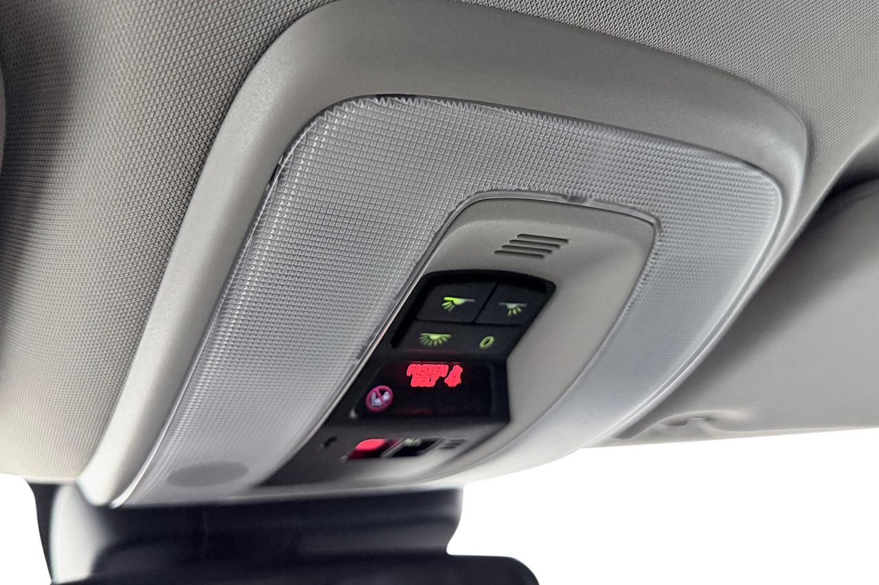 Volvo V70 D4 AWD Momentum Automat Dragkrok Läder Värmare P-Sensorer 163hk – bild 18 av 21