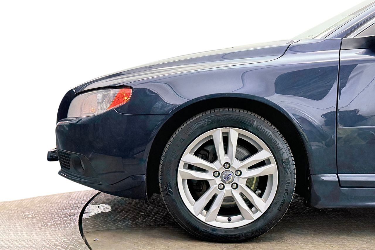 Volvo V70 D4 AWD Momentum Automat Dragkrok Läder Värmare P-Sensorer 163hk – bild 8 av 21