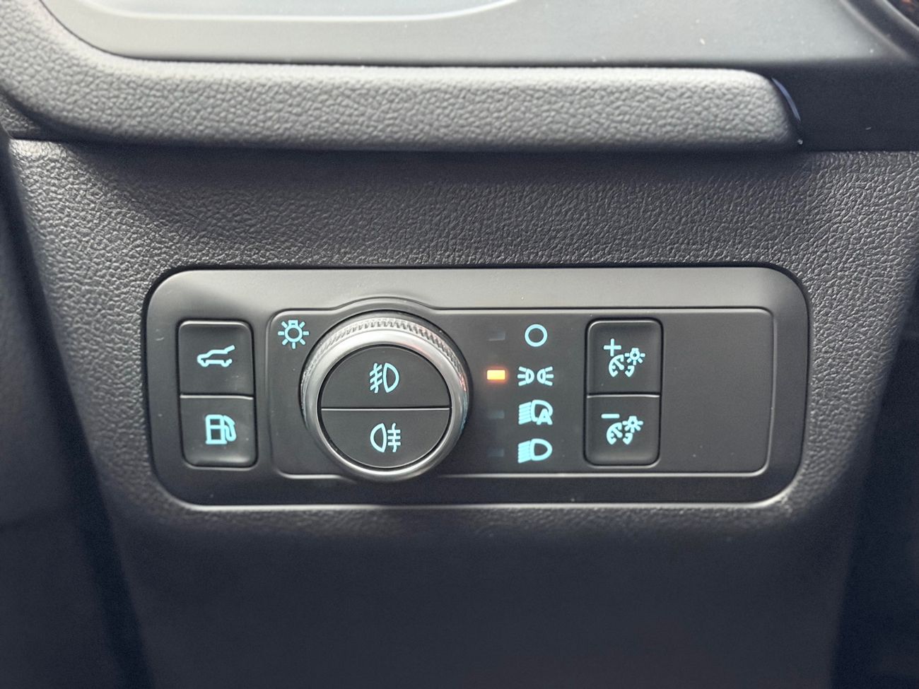 Ford Kuga Plug-In ST-Line Dragkrok Delläder B&O Head-Up Navigation Backkamera Cockpit Moms/Leasing 225hk – bild 29 av 35
