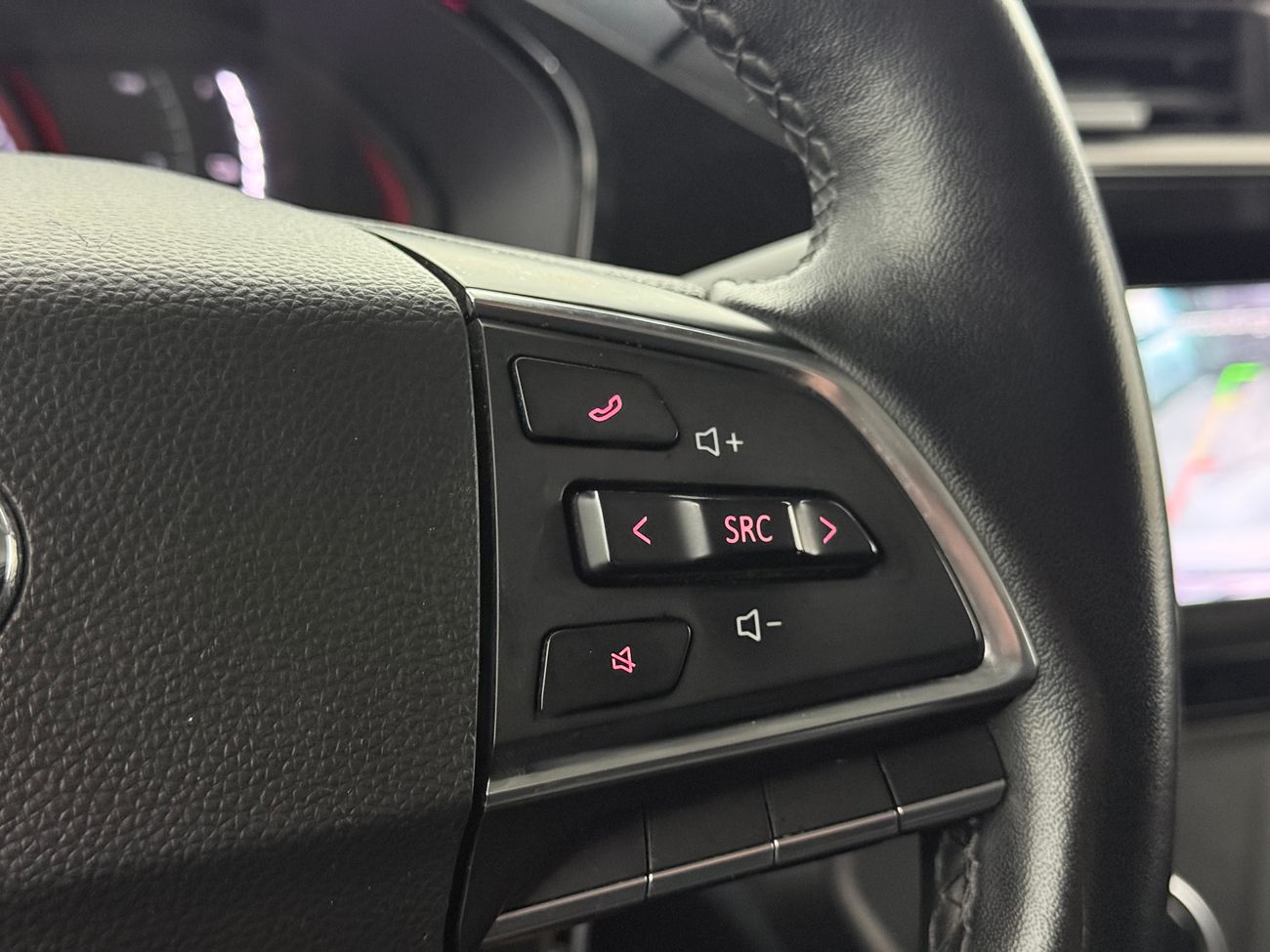 Maxus e-Deliver 3 52.5 kWh L1H1 CCS Backkamera CarPlay Blåtand Moms/Leasing 122hk – bild 18 av 23