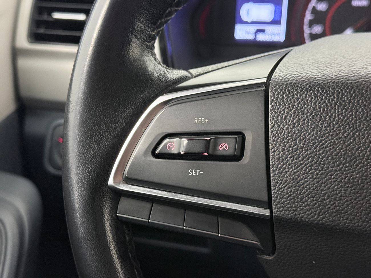 Maxus e-Deliver 3 52.5 kWh L1H1 CCS Backkamera CarPlay Blåtand Moms/Leasing 122hk – bild 17 av 23