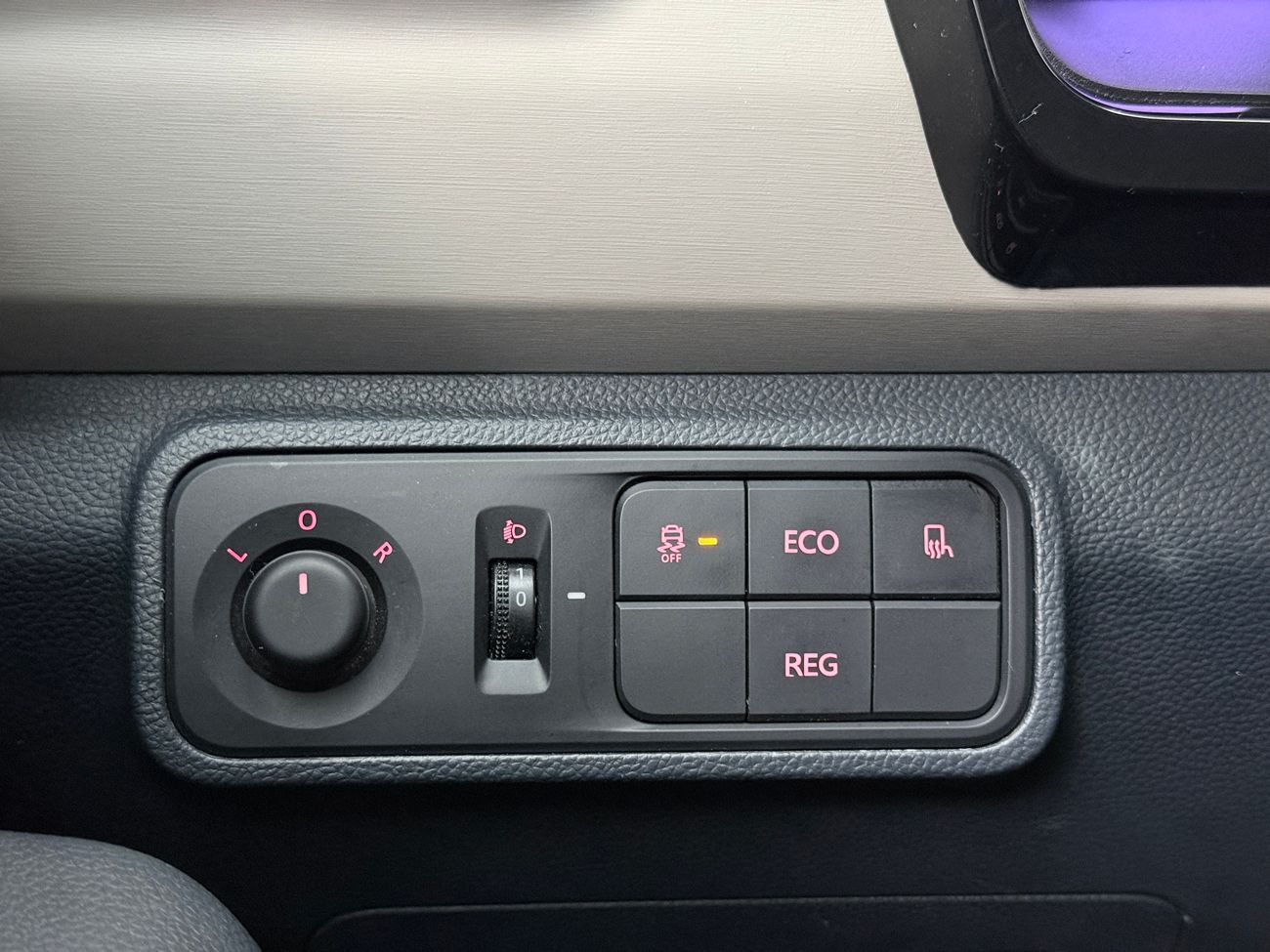 Maxus e-Deliver 3 52.5 kWh L1H1 CCS Backkamera CarPlay Blåtand Moms/Leasing 122hk – bild 22 av 23