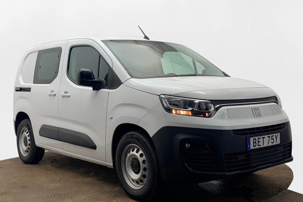 Fiat Doblo-e 50 kWh CCS Head-Up Kamera P-Sens 3-sits 2xSidodörr NY BIL 136hk – bild 3 av 27