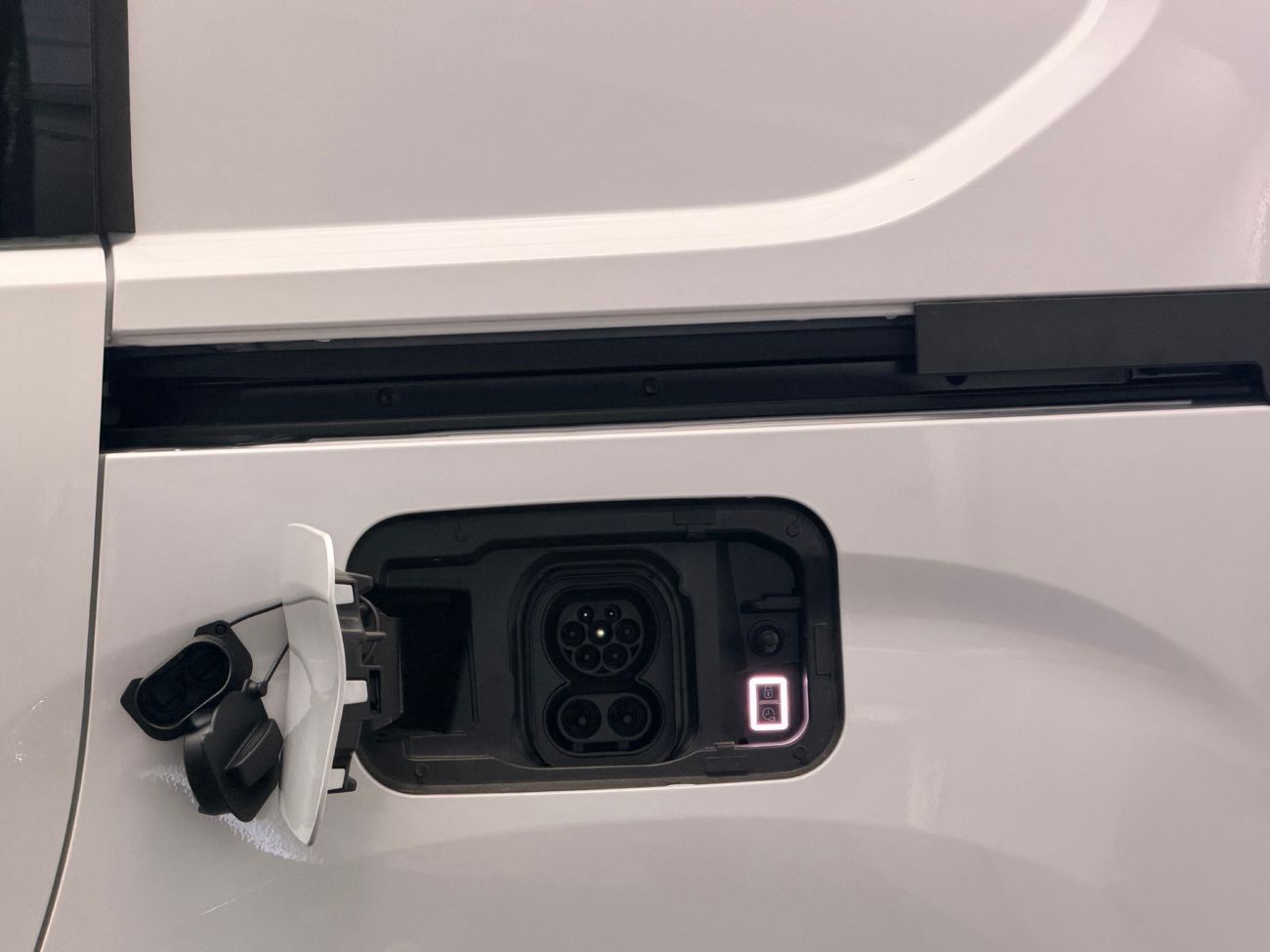 Fiat Doblo-e 50 kWh CCS Head-Up Kamera P-Sens 3-sits 2xSidodörr NY BIL 136hk – bild 27 av 27
