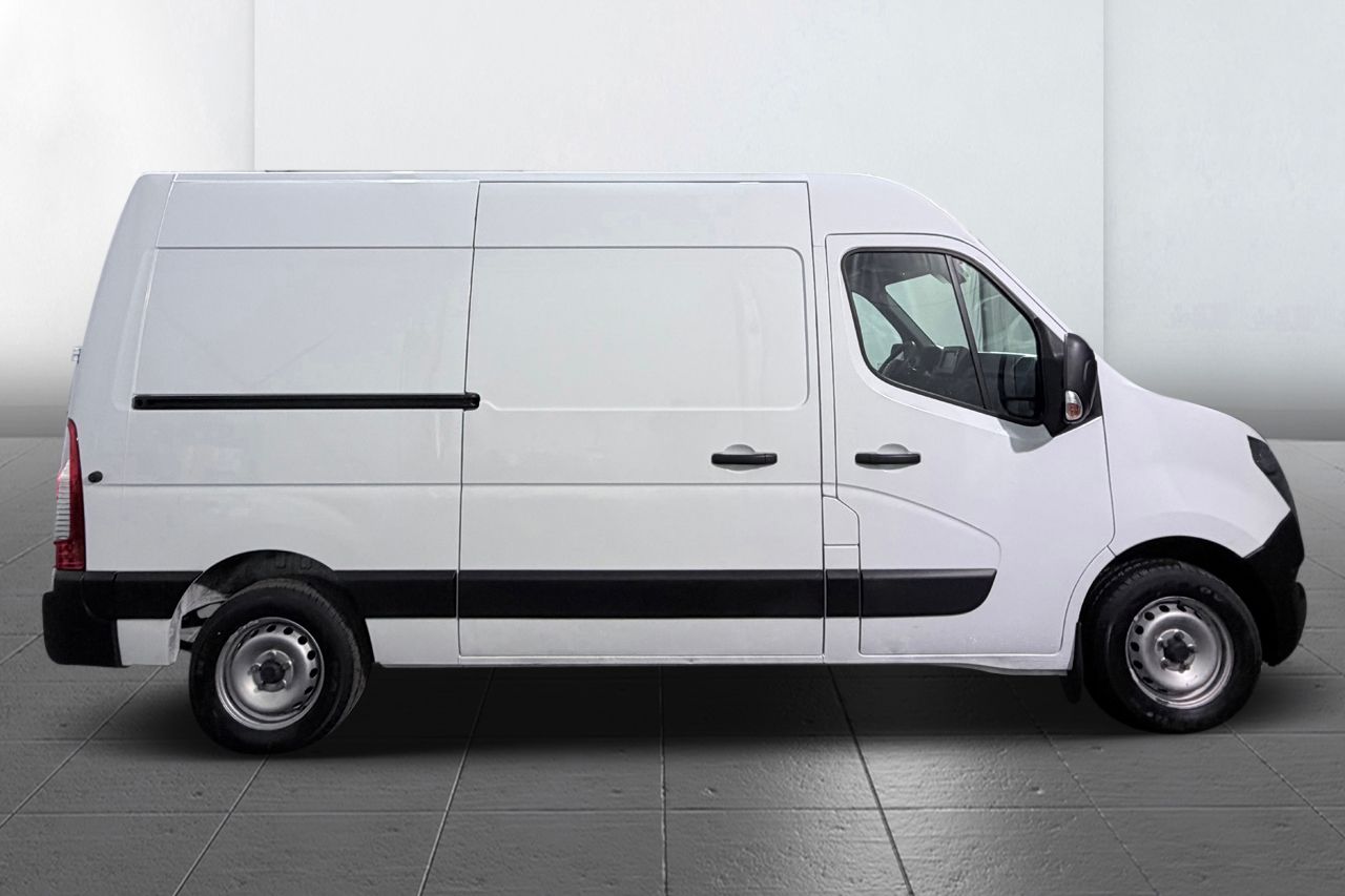 Nissan Interstar Skåp L2H2 3.5t 2.3 3-sits Dragkrok Värmare Moms/Leasing 150hk – bild 4 av 23