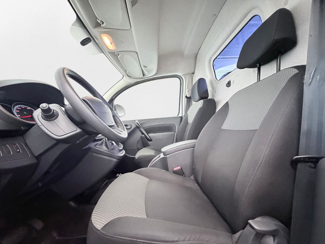 Renault Kangoo ZE 33 kWh Köpt Batteri Värmare MOMS 60hk – bild 14 av 23