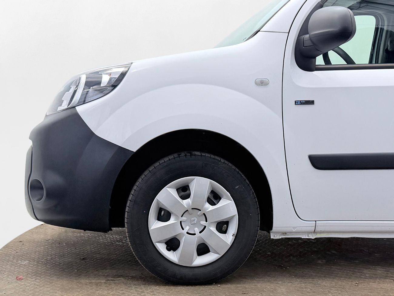 Renault Kangoo ZE 33 kWh Köpt Batteri Värmare MOMS 60hk – bild 11 av 23