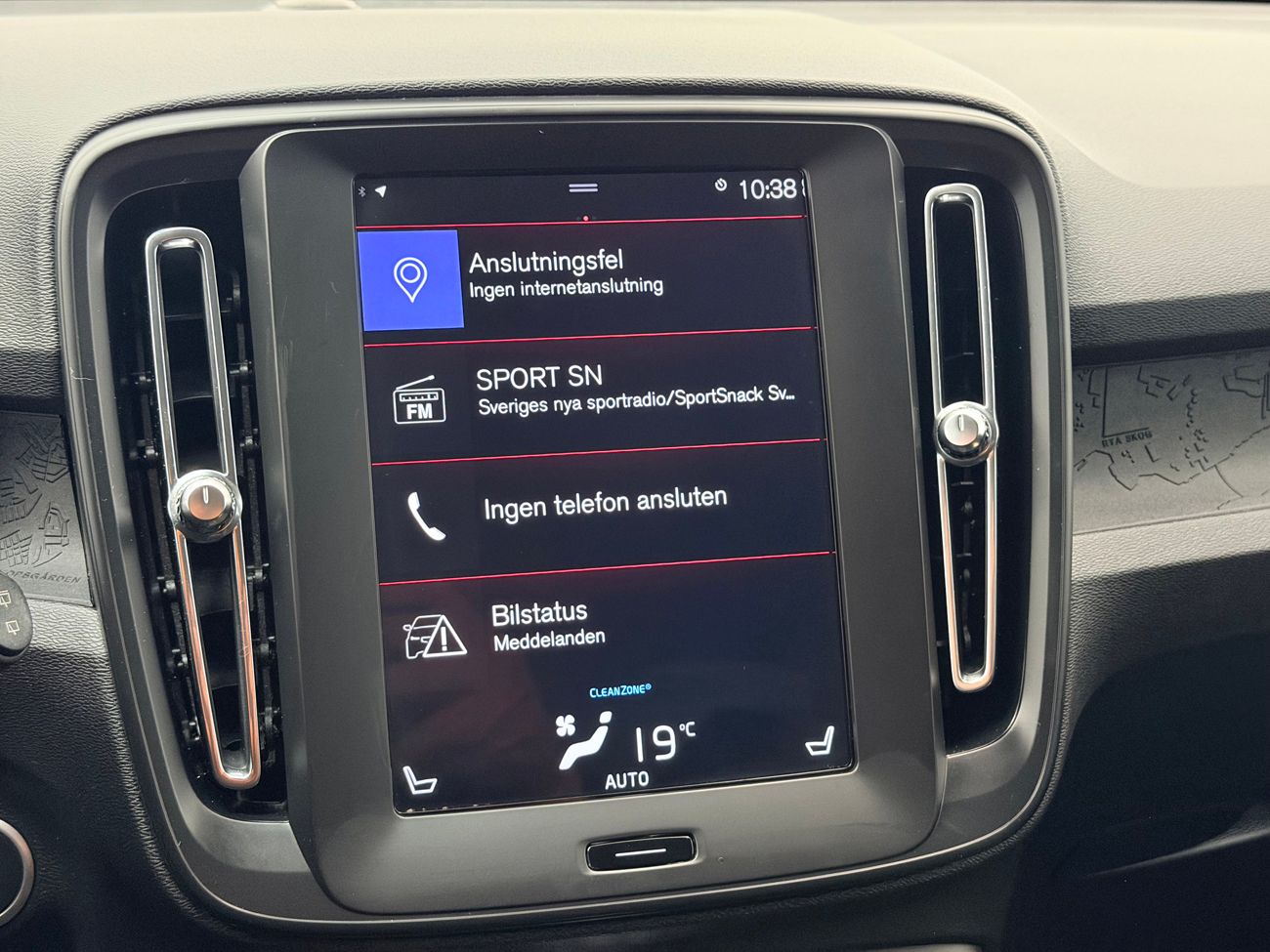 Volvo XC40 T3 Automat Delläder P-Sensorer Värmare Moms/Leasing 163hk – bild 18 av 23