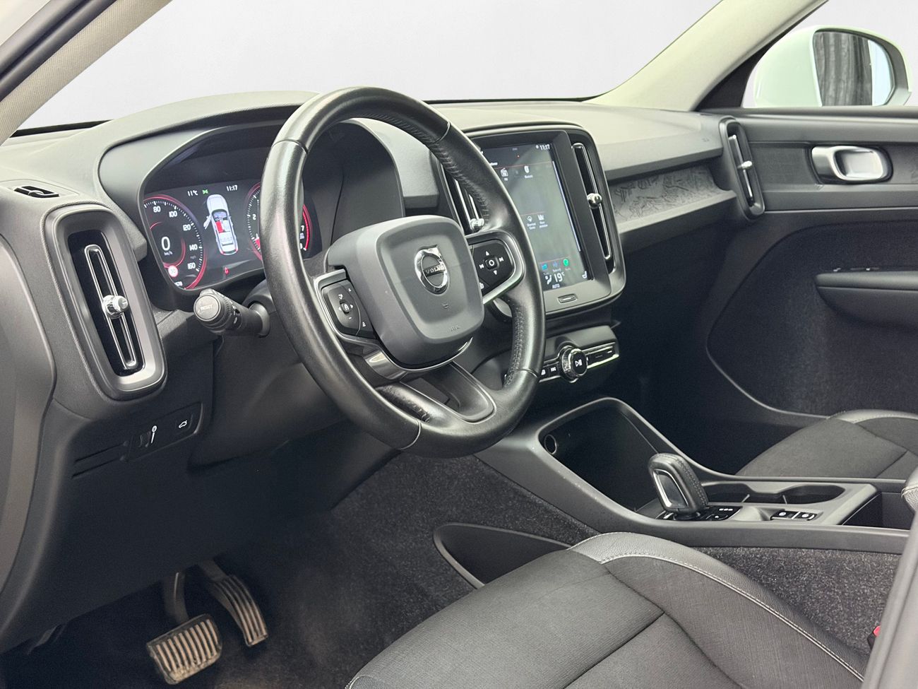 Volvo XC40 T3 Automat Delläder P-Sensorer Värmare Moms/Leasing 163hk – bild 11 av 23