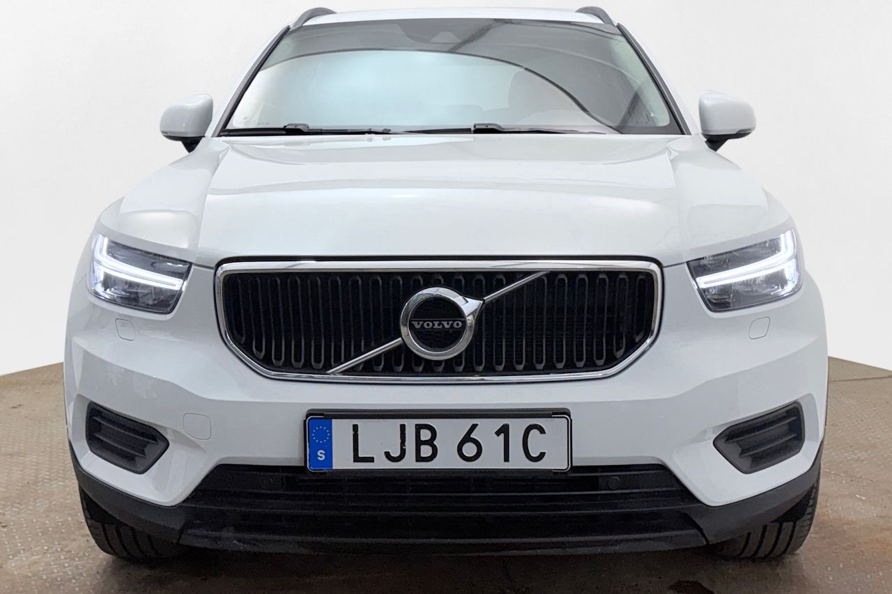 Volvo XC40 T3 Automat Delläder P-Sensorer Värmare Moms/Leasing 163hk – bild 2 av 23