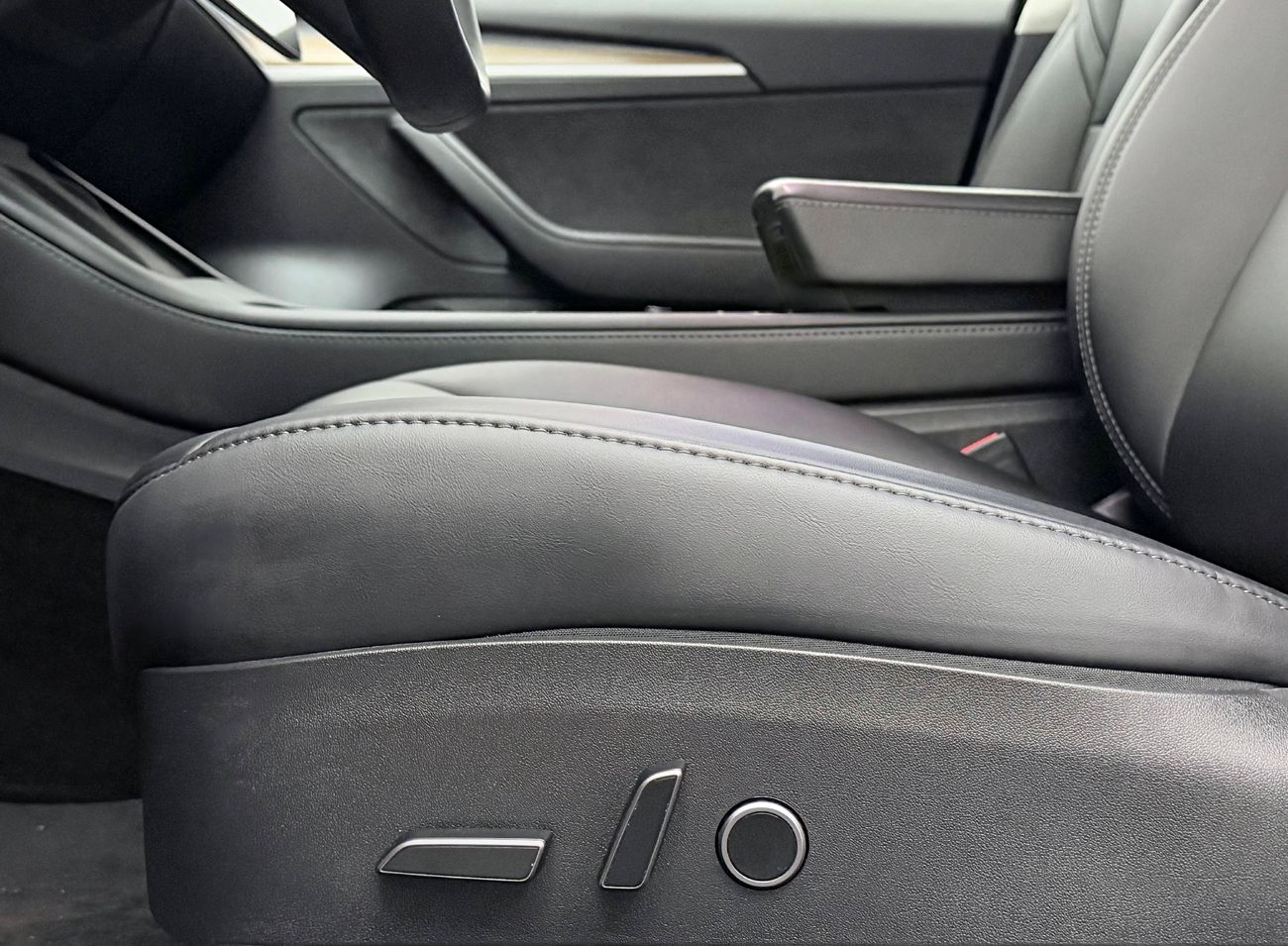 Tesla Model 3 Performance Panorama Läder Autopilot Premiumljud Moms/Leasing 513hk – bild 14 av 30