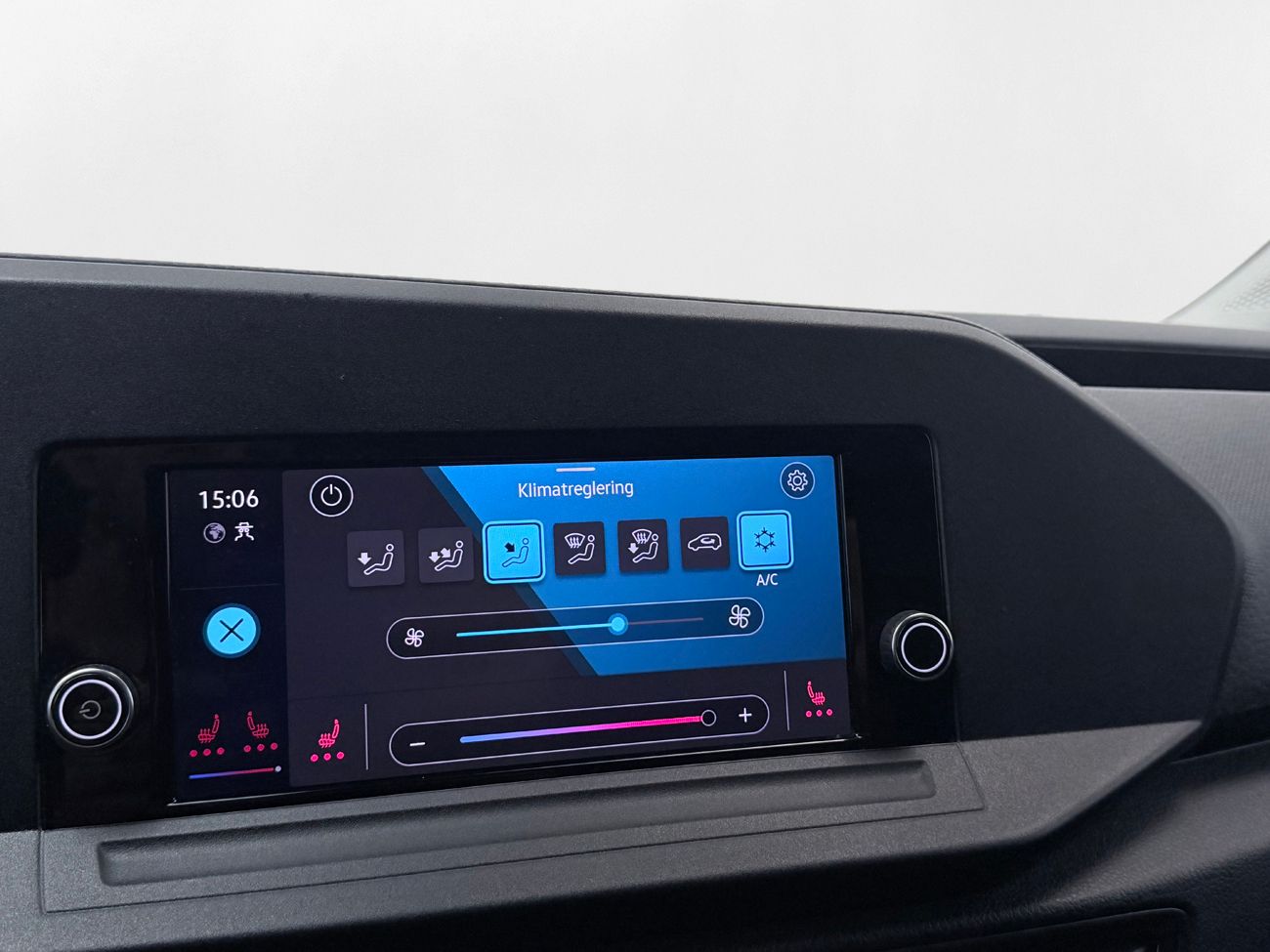 Volkswagen Caddy Cargo 2.0 TDI Automat Dragkrok Drivepaket Värmare ergoComfort Moms/Leasing 122hk – bild 18 av 25